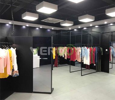 Miroir de toilette intelligent pour les tenues à la mode